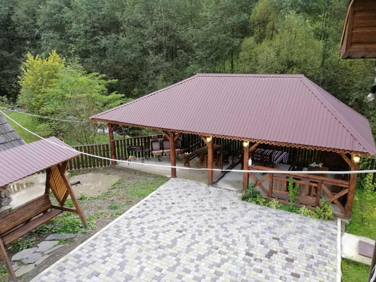 Коло Гір Hotel Kolochava Exterior photo