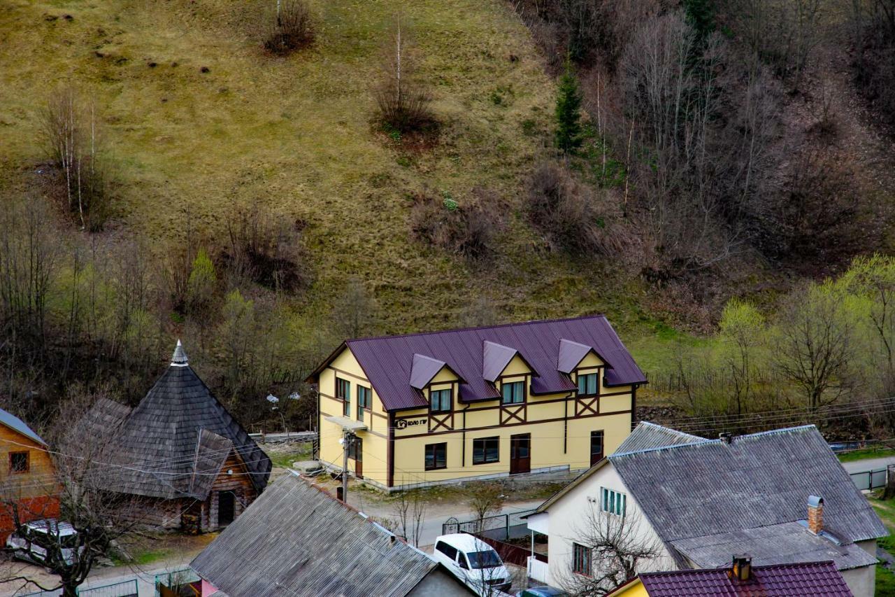 Коло Гір Hotel Kolochava Exterior photo