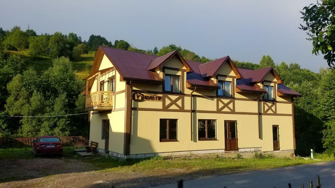 Коло Гір Hotel Kolochava Exterior photo